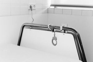 Hippocratic betrayal and obstetric violence On February 2015, a 19-year-old pregnant woman ingested abortive pills in São Bernardo do Campo, Brazil. She started feeling abdominal pains, so her aunt took her to hospital. After she was treated, her doctor called the police, saying he would autopsy the fetus if she did not confess to trying to abort. She was handcuffed to her hospital bed, and freed only after paying a 250€ bail.Denunciation by doctors is not uncommon in Brazil, Peru or El Salvador.  Women who are reported for attempting abortion can be detained in hospitals for weeks or months. Many doctors claim they are legally required to notify authorities when they suspect an abortion, in contradiction of professional codes of doctor-patient confidentiality. Note: photographic reconstruction. Laia Abril / INSTITUTE